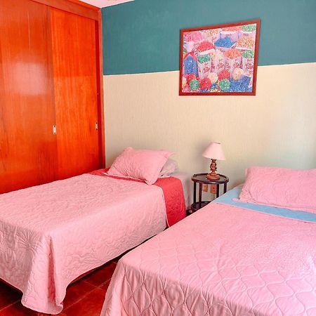 Colorful Family Condo With Terrace And Free Parking Guanajuato Eksteriør bilde